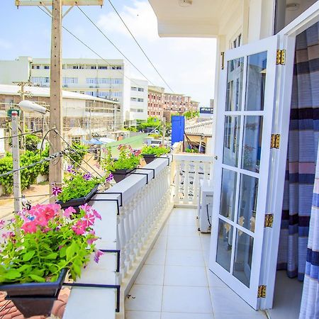 Ruki Sea Reach Hotel Kudapaduwa Kültér fotó